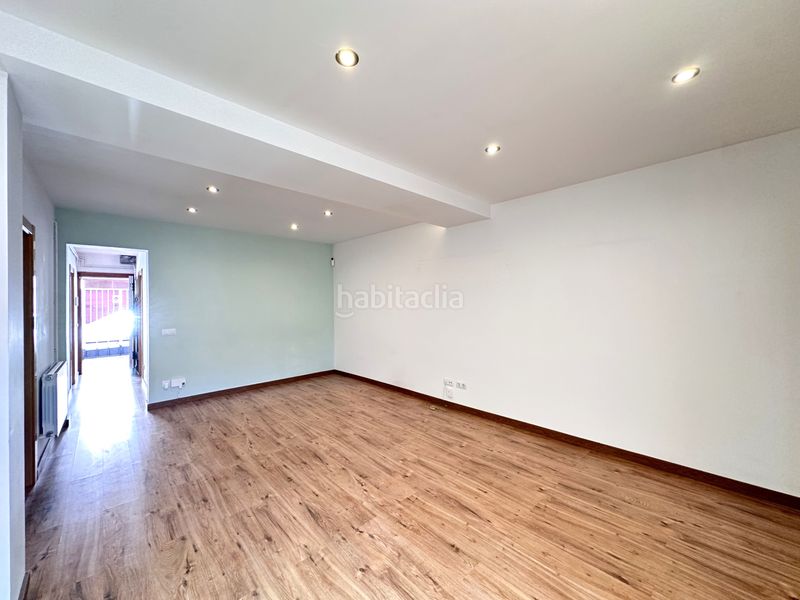 Foto 36d739a8-07bc-4fe2-8330-1ed6ed74eee7. Casa amb calefacció a Bonavista Badalona