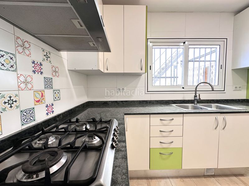 Foto a10f8539-7ffc-41bf-8f8d-f5eba568992c. Casa amb calefacció a Bonavista Badalona