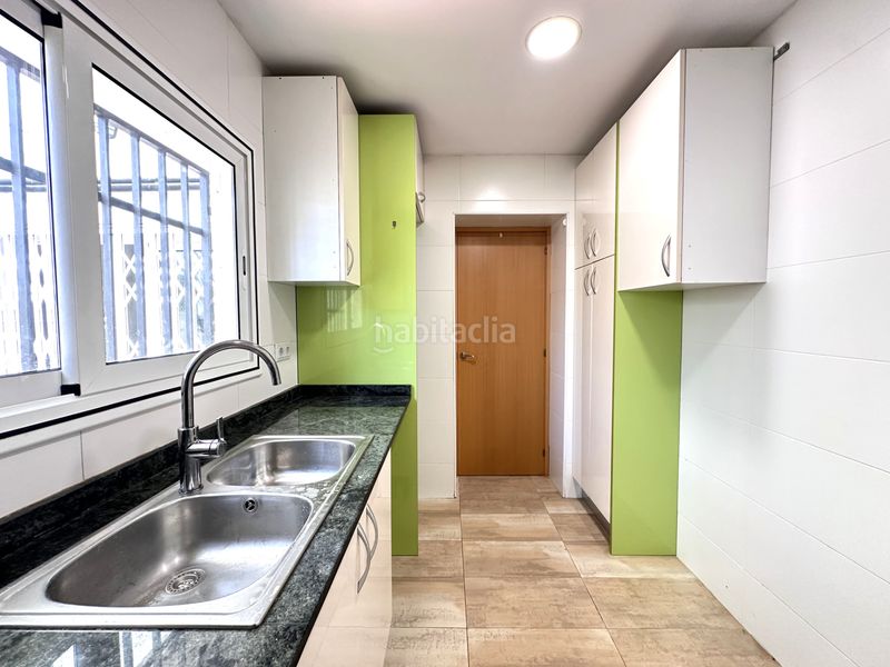 Foto fc558144-f3c2-498d-9b6c-dc03d3b94e19. Casa amb calefacció a Bonavista Badalona