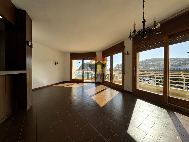 Foto a4d676b9-18d6-480c-8ca8-f6db9c9a4f6f. Piso  en 1 línea de playa en Tossa de Mar Tossa de Mar