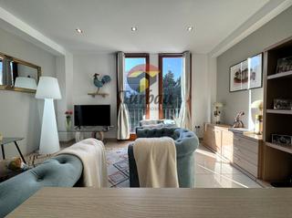 Piso en Tossa de Mar. Apartamento con piscina en venta