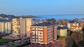 Alquiler Piso en Los Castros. Alquila este amplio piso reformado de 3 dormitorios y 2 baños en