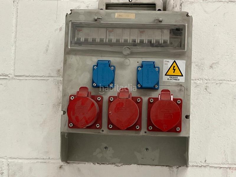 Foto a7c43556-dbb2-4db4-8f53-f7fbf55eb049. Rent industrial building in Zona Industrial Barberà del Vallès