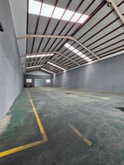 Affitto Capannone industriale  Carrer carles buhigas. Nave tipo c aislada con placas solares, patio privado y oficinas