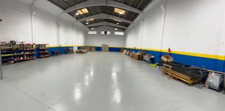 Miete Fabrikhalle  Carretera vallderiolf. Gran patio privado
para entar a trabajar