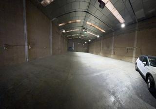Rent Industrial building in Avinguda puigcerdà 10. Ideal taller. para entrar a trabajar. gran imagen corporativa