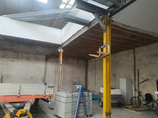 Nau industrial  Carrer santa rosa. Ideal taller