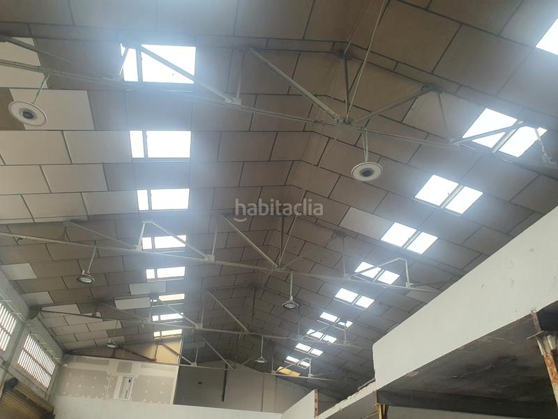 Foto a4e29c31-2a0d-497c-a027-5a50b241406a. Fabrikhalle in Sant Fost de Campsentelles