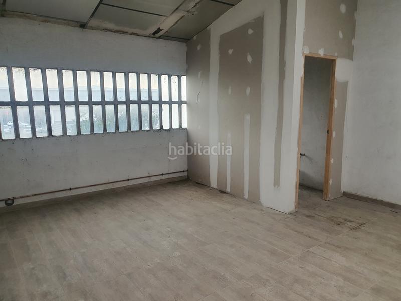 Foto afbbe8db-9c98-47cb-b8ac-d2394d3bcd23. Fabrikhalle in Sant Fost de Campsentelles