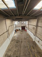 Miete Fabrikhalle  Carrer gaià. Para entrar a trabajar.