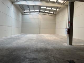 Miete Fabrikhalle  Carrer de can parellada. Gran imagen corporativa