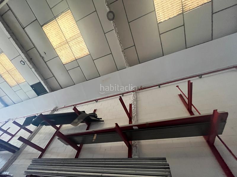 Foto 67551fa4-cd19-4e41-a8b7-eeeb044ded18. Fabrikhalle in Canovelles