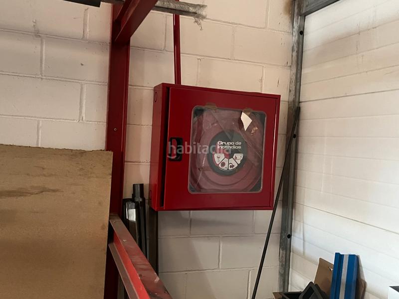 Foto 7f6421d1-bd60-4063-a49e-b24f6dfccb93. Fabrikhalle in Canovelles