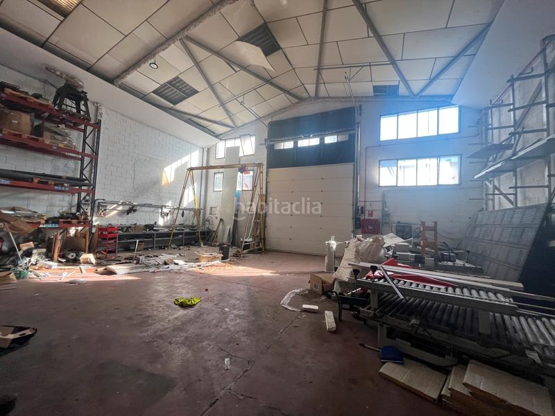 Foto b9a3d34e-82c9-4f6f-be6a-54943b7f630f. Fabrikhalle in Canovelles