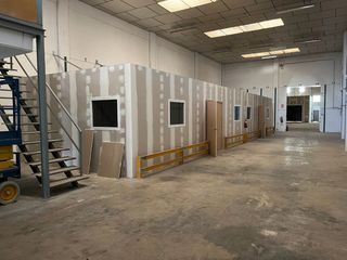 Miete Fabrikhalle in Bigues i Riells del Fai. Todas las instalaciones.