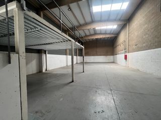 Affitto Capannone industriale  Carrer berguedà. Perfecto estado