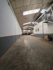 Location Bâtiment à usage industriel à Carrer obradors 11. Perfecto estado oara entrar a trabajar