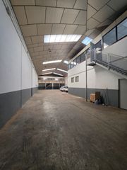 Lloguer Nau industrial a Carrer obradors 11. Perfecto estado oara entrar a trabajar