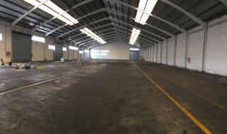 Location Bâtiment à usage industriel à Carrer fresser 9. Nave tipo b gran patio privado de 1.400 m2. 4 puertas tir