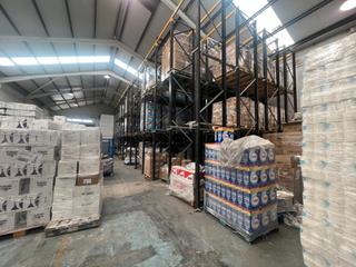 Miete Fabrikhalle  Carrer de barcelona. Nave con salida a dos calles