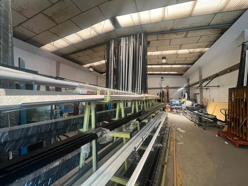 Foto 5ebe2bb5-bf1b-4a75-8b21-dae514085d4f. Rent industrial building in Zona Industrial Barberà del Vallès