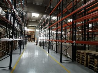 Lloguer Nau industrial a Carrer edison 1. Fachada a autopista. nave tipo b