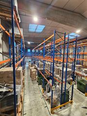 Alquiler Nave industrial  Carrer obradors. Nave con posibilidad de estanterías, oficina y imagen corporativ