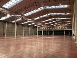 Lloguer Nau industrial  Passeig pratenc-carretera 110. Nave industrial con 5 muelles, oficinas equipadas y ubicación es