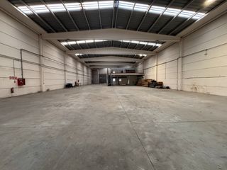 Miete Fabrikhalle  Carrer roca plana. Nave con oficina en altillo, seguridad y excelente acceso logíst