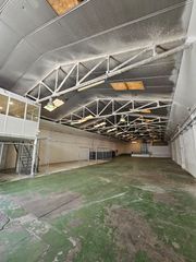 Miete Fabrikhalle in Carrer de severo ochoa 49. Nave con oficina en altillo y excelente acceso logístico