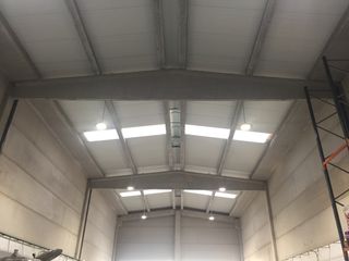 Lloguer Nau industrial  Carrer de can parellada. Naves diáfanas con acabados premium y excelente ubicación