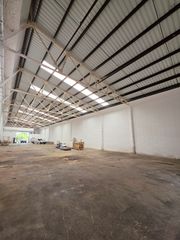 Location Bâtiment à usage industriel  Carrer bergadà. Nave diáfana reformada con excelente acceso y seguridad