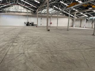 Miete Fabrikhalle  Carrer gorg. Nave con acceso a dos calles, excelente ubicación y puente grua