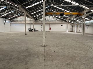 Miete Fabrikhalle  Carrer gorg. Nave con acceso a dos calles, excelente ubicación y puente grua
