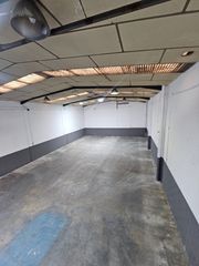 Lloguer Nau industrial  Avinguda puig dels tudons. Nave económica con puente grúa y excelente acceso logístico