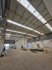 Nau industrial  Carrer de girona. Nave tipo b con 2 muelles, oficinas premium y riesgo alto tipo b