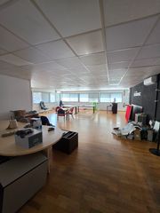 Miete Fabrikhalle  Carrer de jordi camp. Nave con imagen corporativa, oficinas premium y patio privado