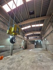 Lloguer Nau industrial  Carrer de can bosquerons. Nave con puente grúa de 4 tn, oficinas equipadas y acceso tir