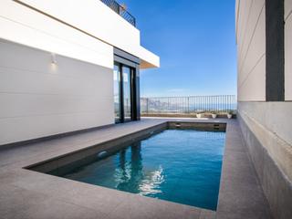 Casa adossada a Polop. Calidad de vida  diseño