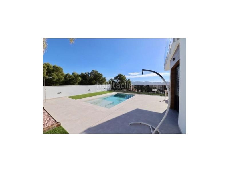 Foto a4f295d9-1f19-4e11-80e5-9b9d20ec1ea3. House with parking in Coloma Nucia (la)