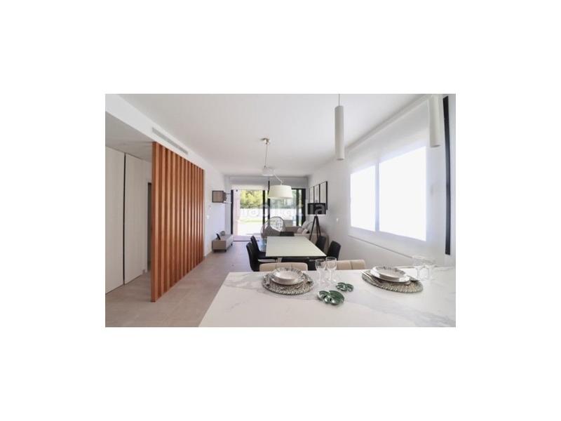 Foto dd17b98e-59d4-4669-ac25-c65a1a797289. House with parking in Coloma Nucia (la)