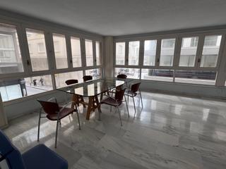 Rent Business premise in Barrio del Centro. Entreplanta con vistas al puerto de alicante  amplia y luminosa