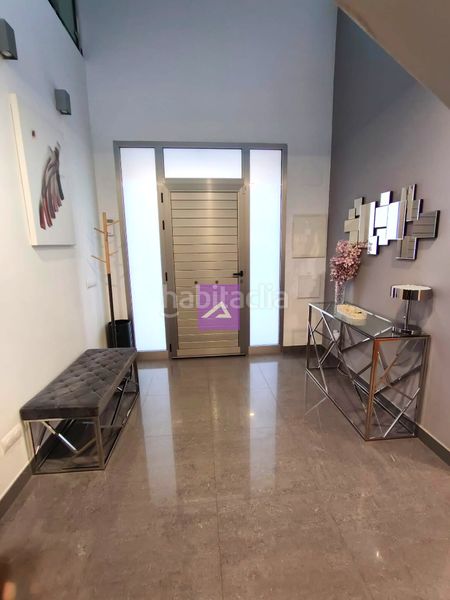 Foto 24a342f5-8554-4374-88b8-925e0b6b7f5b. Casa amb aparcament a Alginet