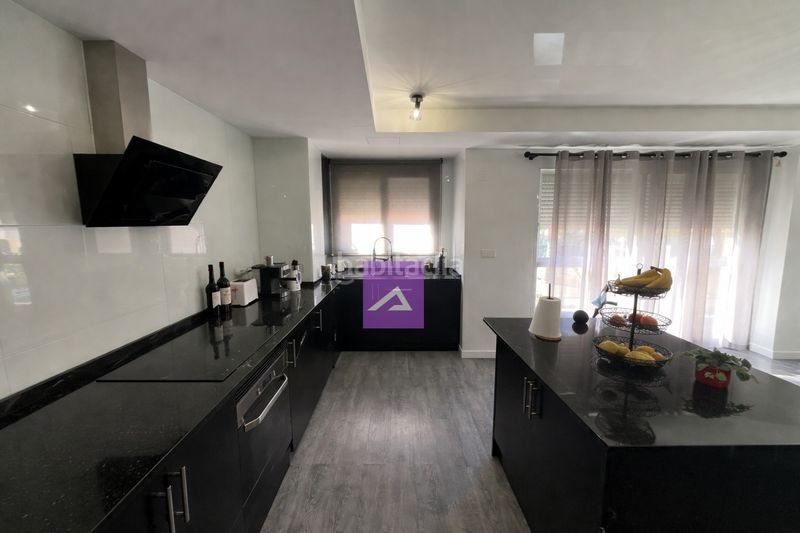 Foto 9c955f4c-adb1-42a1-ae61-ba892cd5a31b. Pis a carrer de l'alcúdia de Carlet 18 a Carlet