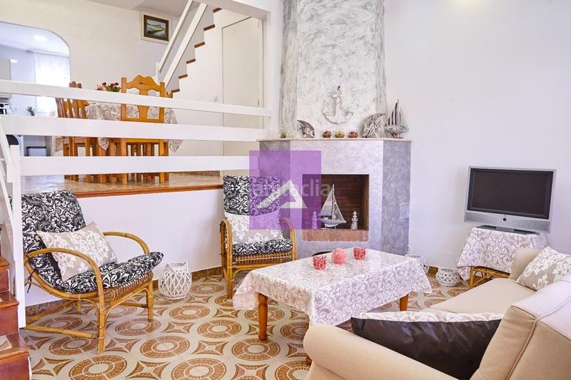 Foto bad8ac0f-7a6d-4e9c-a4c6-439007d13d6a. Casa adossada amb aparcament a Mareny de Barraquetes Sueca