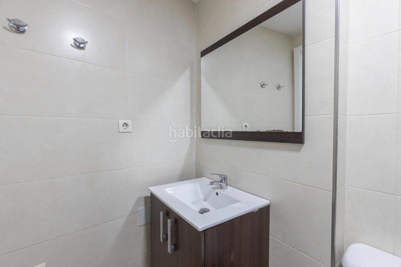 Foto 3ad73f8f-a346-47ca-8463-6cf92b1060ce. Piso  reformado en la zona mas turística con 3 dorm. y 2 baños por solo 185.000!!! en Granada
