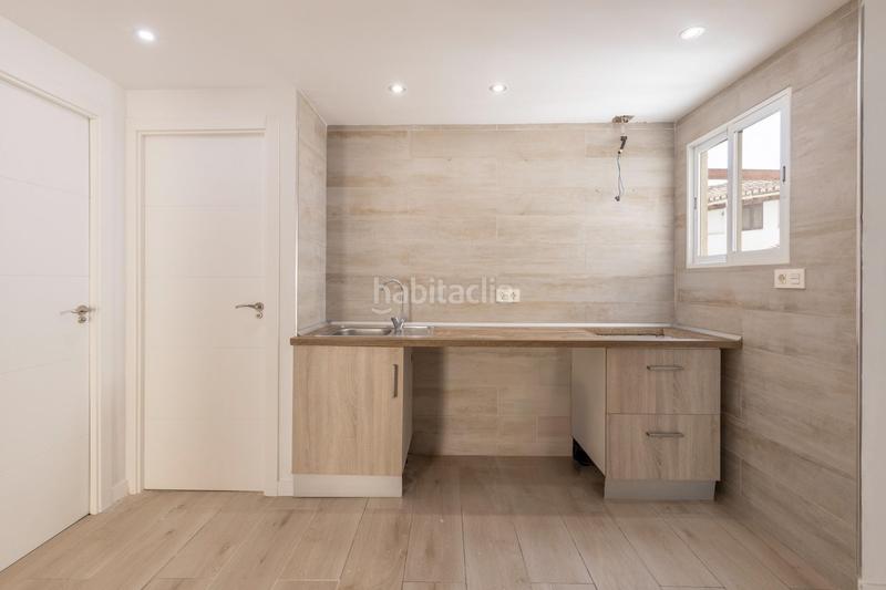 Foto 70895eed-bb8d-4e18-bb5a-839feba40645. Piso  reformado en la zona mas turística con 3 dorm. y 2 baños por solo 185.000!!! en Granada