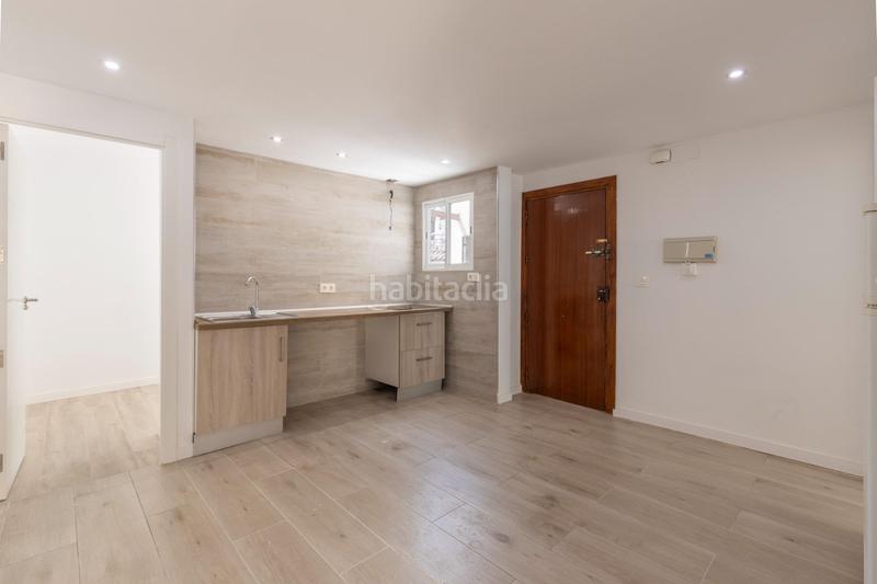Foto 7e5bcc36-0e07-4579-bca5-11c64ea1a16c. Piso  reformado en la zona mas turística con 3 dorm. y 2 baños por solo 185.000!!! en Granada