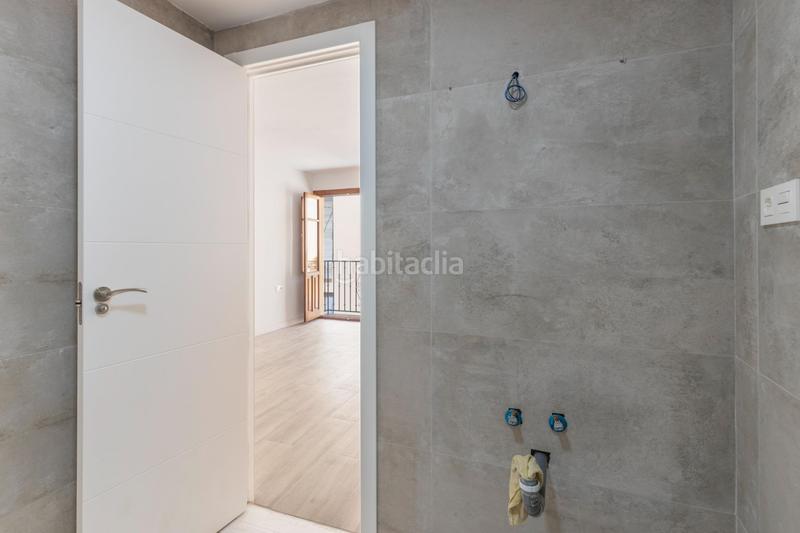 Foto 81d2dfa5-c186-410c-8dcd-bcd03fa23f0c. Piso  reformado en la zona mas turística con 3 dorm. y 2 baños por solo 185.000!!! en Granada