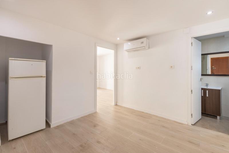 Foto 84feabbc-f6f9-41c8-b5c6-4677aad100d8. Piso  reformado en la zona mas turística con 3 dorm. y 2 baños por solo 185.000!!! en Granada